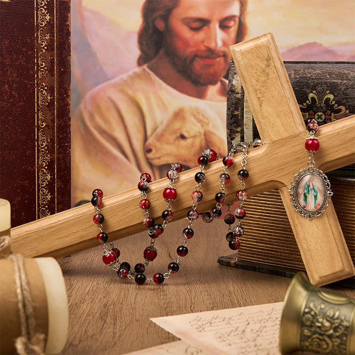 Christianartworkshop Rosenkranz mit Heiliger Gail und Wundertätiger Medaille aus 8 mm runden schwarz-roten Glasperlen