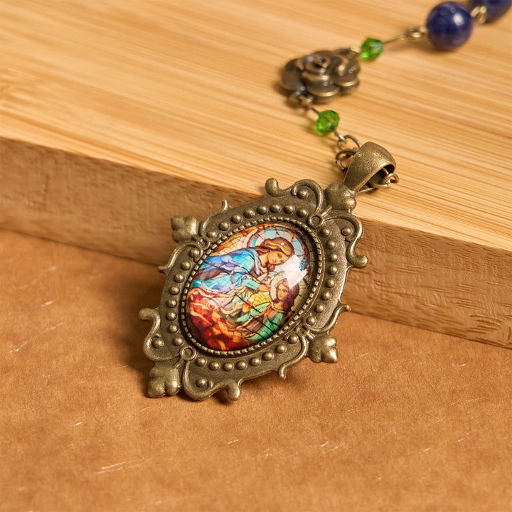 Christianartworkshop Handgefertigter Rosenkranz mit Lapisperlen und Blumenmedaillon – Eine göttliche Widerspiegelung von Familie und Glauben