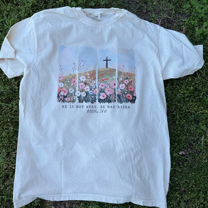 Christianartworkshop Er ist auferstanden – Glaubensinspiriertes T-Shirt mit Blumenkreuz - image 3