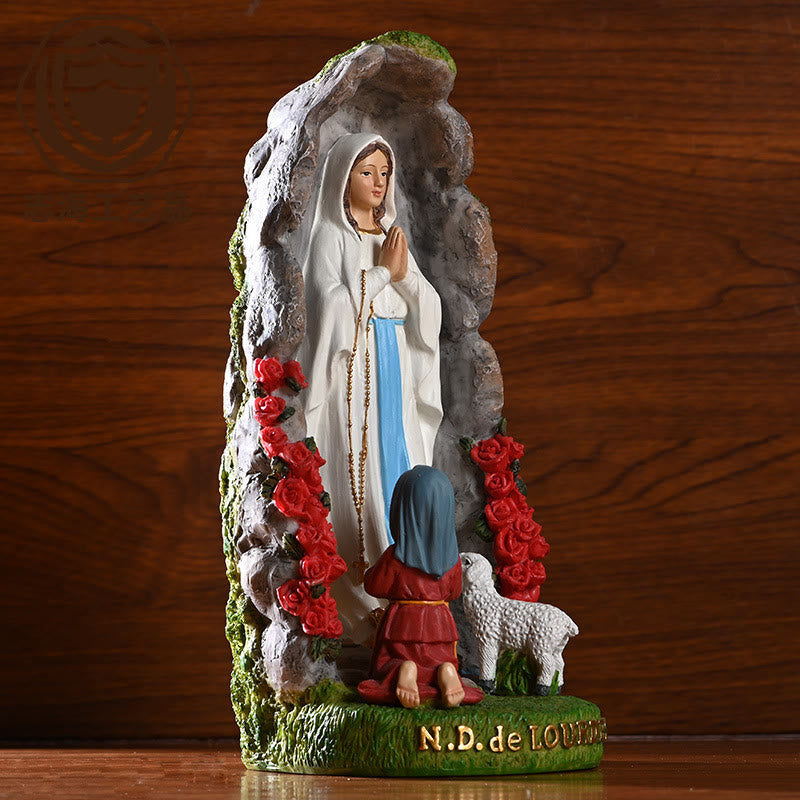 Christianartworkshop Schreibtisch-Dekoration „Unsere Liebe Frau von Lourdes und Lamm“ aus Kunstharz
