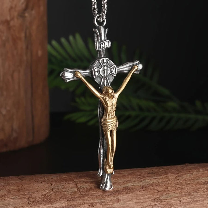 Christianartworkshop Zweifarbige Halskette aus Stahl mit Kruzifix – Das göttliche Opfer