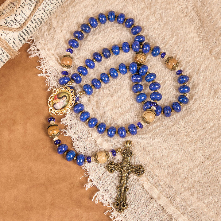 Christianartworkshop Handgefertigter Rosenkranz aus Lapislazuli und Landkarte der Heiligen Therese von Lisieux, Medaille und Kruzifix, 8 x 10 mm - image 8