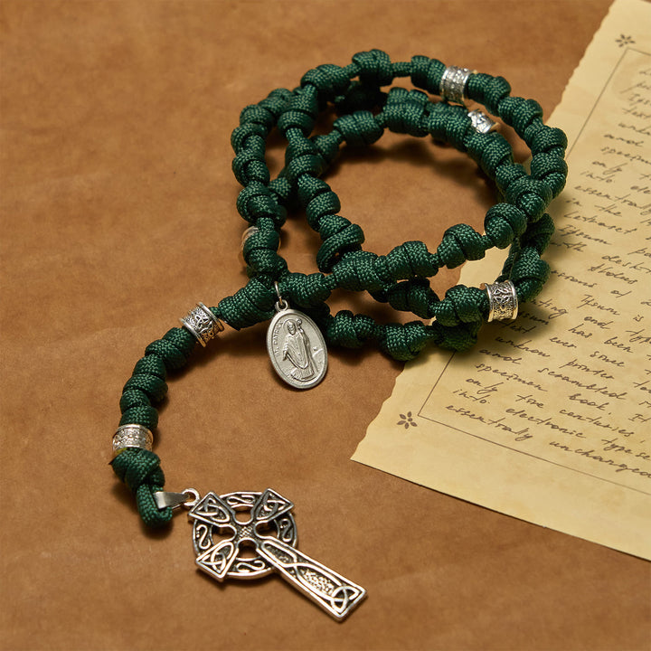 Christianartworkshop GEBETSVOLLER GLAUBE: St. Patrick Medaille Dunkelgrün Handgefertigter Paracord-Rosenkranz mit Knoten - image 8