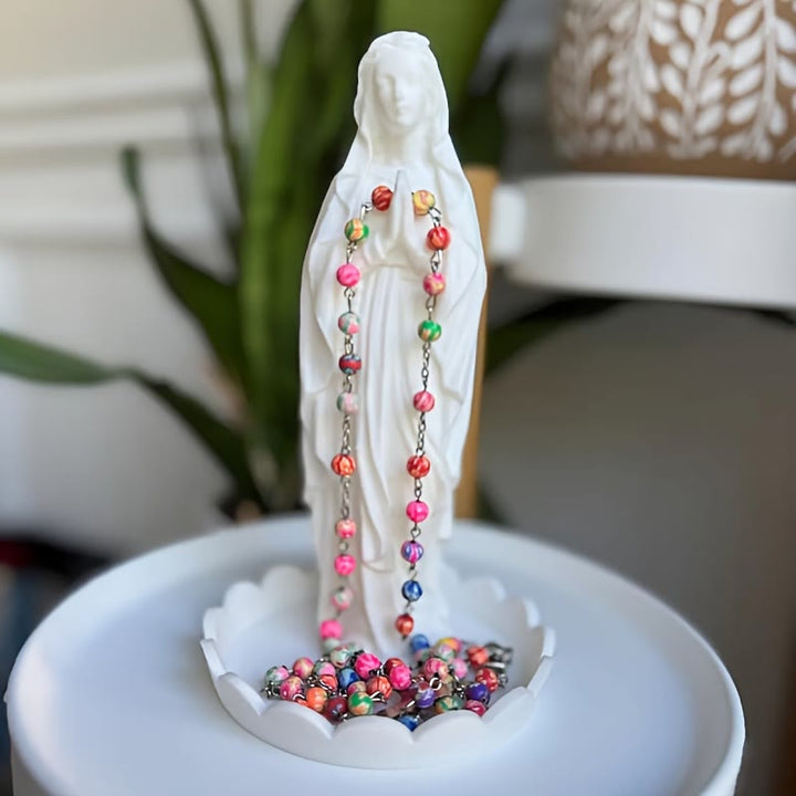 Christianartworkshop Rosenkranzbehälter aus Kunstharz „Unsere Liebe Frau“: Stützt heilige Gegenstände und platziert die Seele