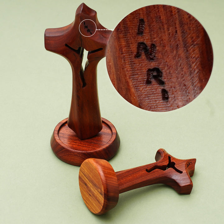Christianartworkshop Holz-Tischdeko Heiliges Kreuz: Ein Totem des Glaubens gießen