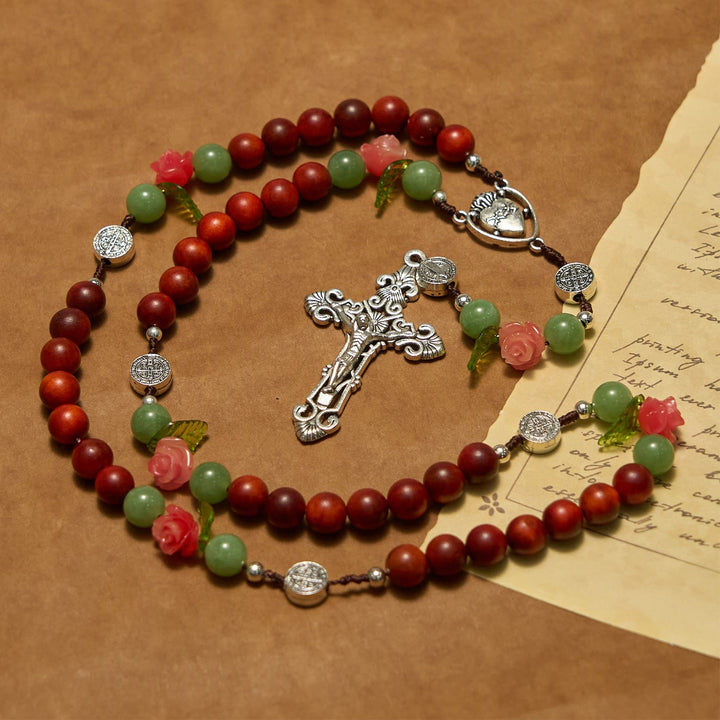 Christianartworkshop Handgefertigter Rosenkranz mit Blutdrachen-Holzperlen und Kruzifix – Ein Symbol für spirituelle Verbundenheit und Hingabe