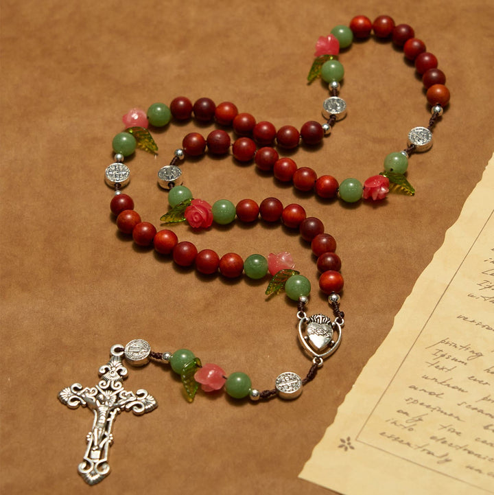 Christianartworkshop Handgefertigter Rosenkranz mit Blutdrachen-Holzperlen und Kruzifix – Ein Symbol für spirituelle Verbundenheit und Hingabe