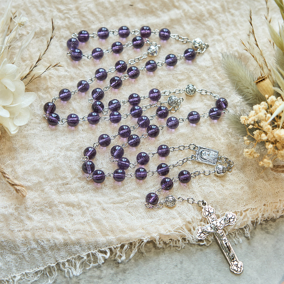 Christianartworkshop Andachts-Rosenkranz aus transparenten violetten Glasperlen mit Rosen-Vater-Unser-Perlen