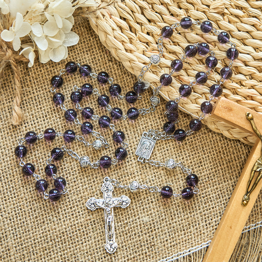 Christianartworkshop Andachts-Rosenkranz aus transparenten violetten Glasperlen mit Rosen-Vater-Unser-Perlen