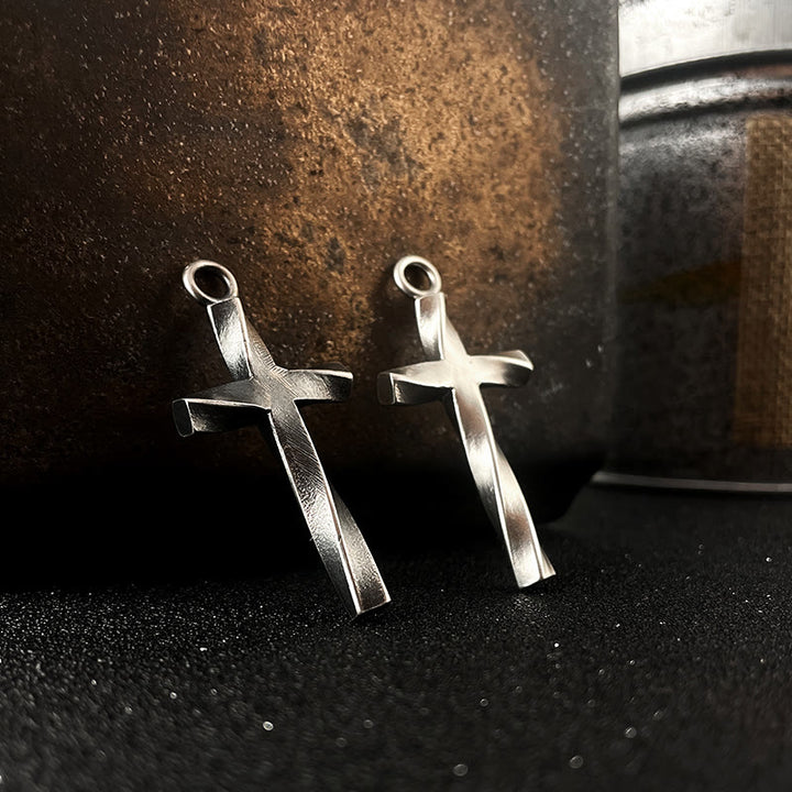 Christianartworkshop 999 Sterling Silber Kreuz Halskette: Ein Hauch von Eleganz - image 4