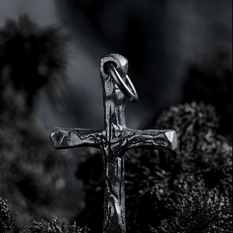 Christianartworkshop Halskette mit Kreuz im dunklen Stil aus 925er Sterlingsilber: Ein Symbol des Glaubens - image 5