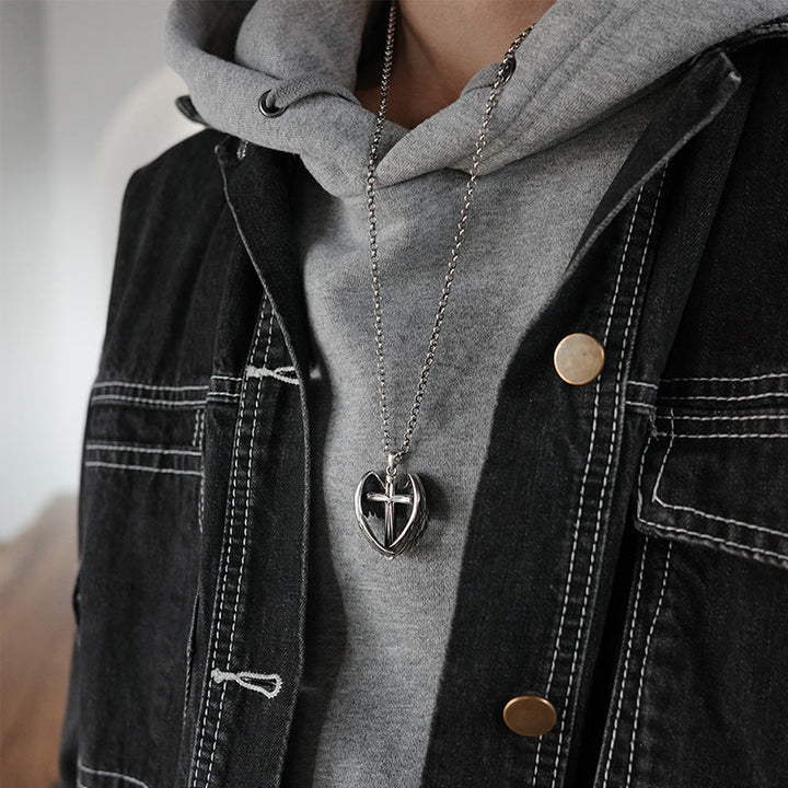 Christianartworkshop Halskette mit Kreuz und Engelsflügeln aus 925er Sterlingsilber: Verkörperung von Glauben und himmlischer Gnade - image 3