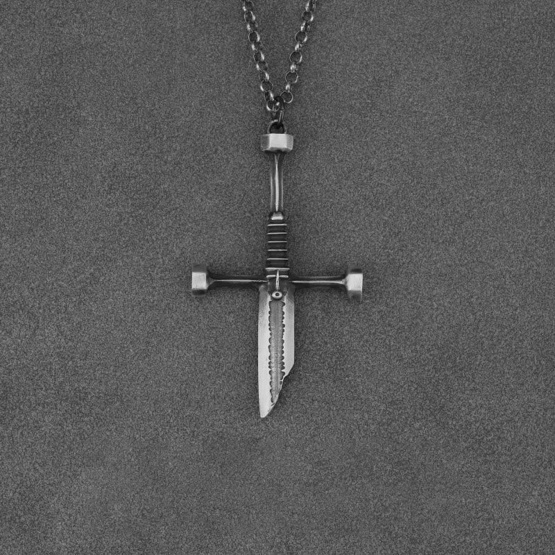 Christianartworkshop Halskette mit Kreuz aus 999er Sterlingsilber mit zerbrochenem Schwert: Ein mutiges Statement für Widerstandsfähigkeit und Stil - image 6