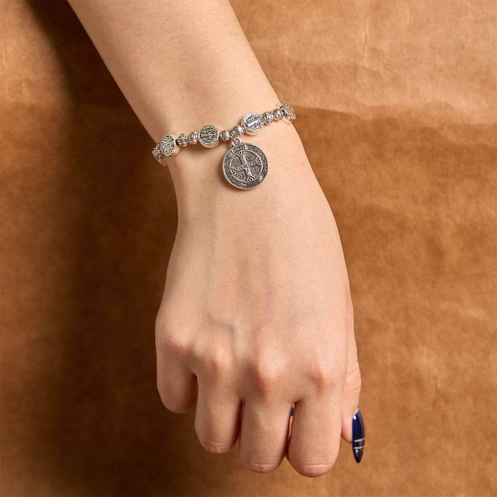 Christianartworkshop St. Benedikt Kreuz Rosenarmband: Zeitloses christliches Accessoire für den täglichen Ausdruck des Glaubens - image 1