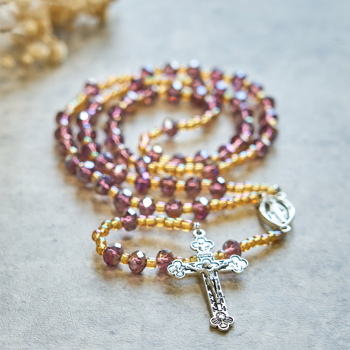 Christianartworkshop Handgefertigtes Kruzifix, violetter Kristall und Glas, Unsere Liebe Frau Perlen, Göttliche Gnade, Rosenkranz