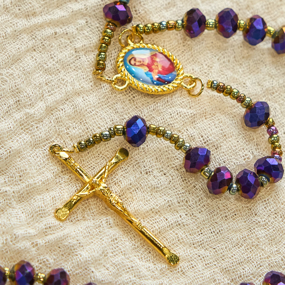Christianartworkshop Rosenkranz mit Medaille und Kruzifix Unserer Lieben Frau aus 8 mm violetten Glas- und Kristallperlen