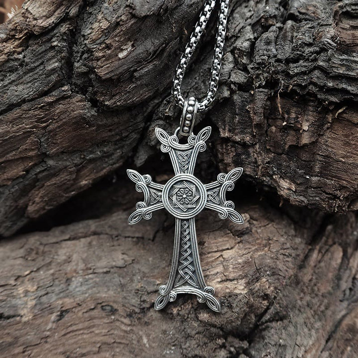 Christianartworkshop 925 Sterling Silber Keltische Kruzifix-Halskette: Eine zeitlose Mischung aus Glauben und Kunstfertigkeit - image 6