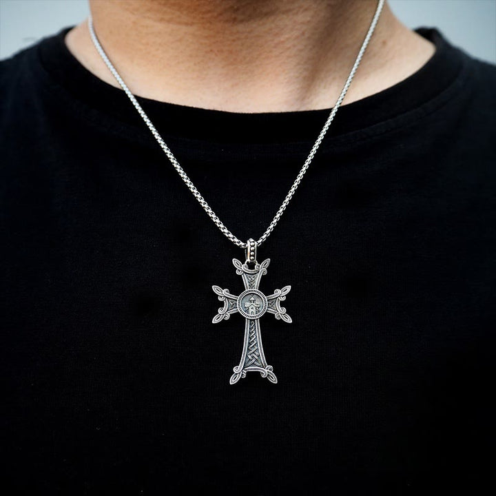 Christianartworkshop 925 Sterling Silber Keltische Kruzifix-Halskette: Eine zeitlose Mischung aus Glauben und Kunstfertigkeit - image 3