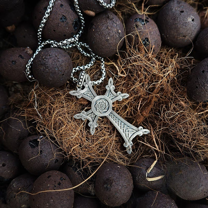 Christianartworkshop 925 Sterling Silber Keltische Kruzifix-Halskette: Eine zeitlose Mischung aus Glauben und Kunstfertigkeit - image 7