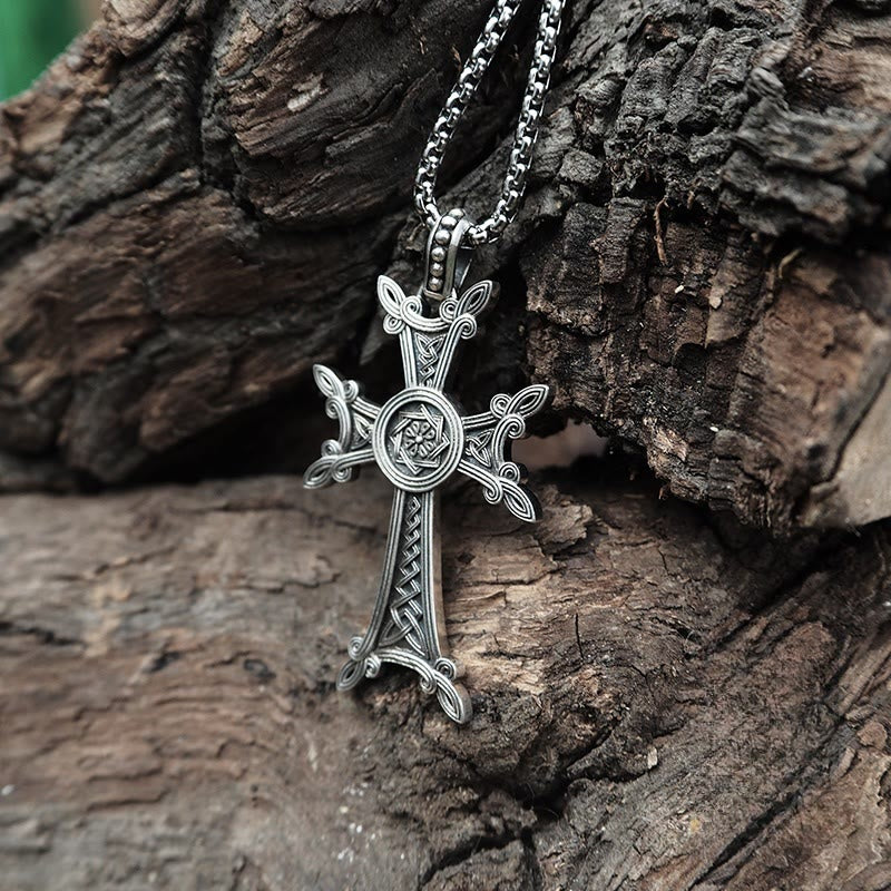 Christianartworkshop Halskette mit keltischem Kruzifix aus 925er Sterlingsilber: Eine zeitlose Verbindung von Glaube und Kunstfertigkeit - image 6