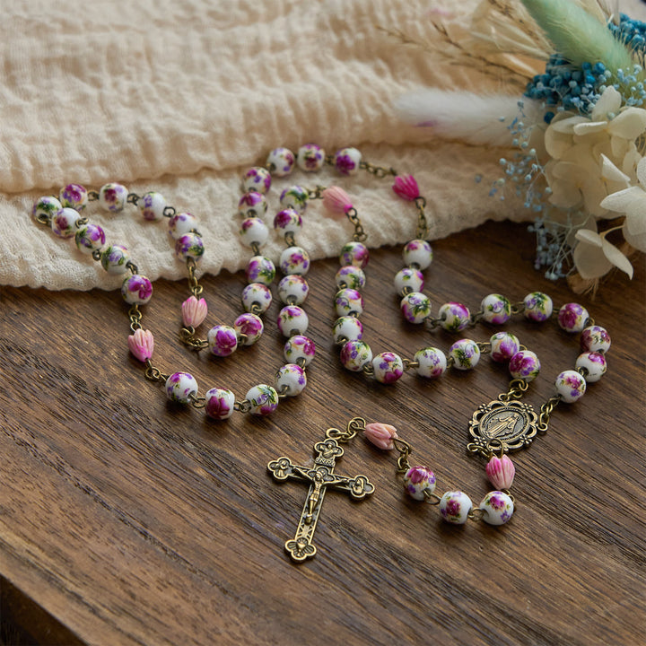 Christianartworkshop Wundertätige Medaille und Kruzifix aus 8 mm Keramikperlen und Blumenharzperlen, handgefertigter Rosenkranz