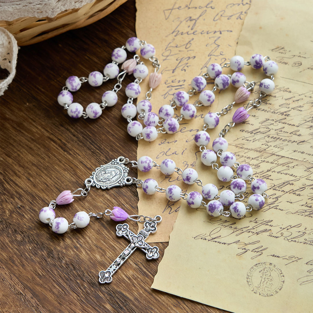 Christianartworkshop GEBETSVOLLER GLAUBE: Handgefertigter Rosenkranz aus lila Blumenperlen mit Geschenkkarte - image 7