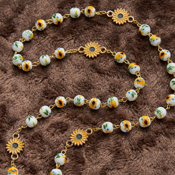 Christianartworkshop Jesus ist das Geschenk: Handgefertigter Rosenkranz mit gelben Blumen im Sonnenblumen-Stil und Geschenkkarte - image 8