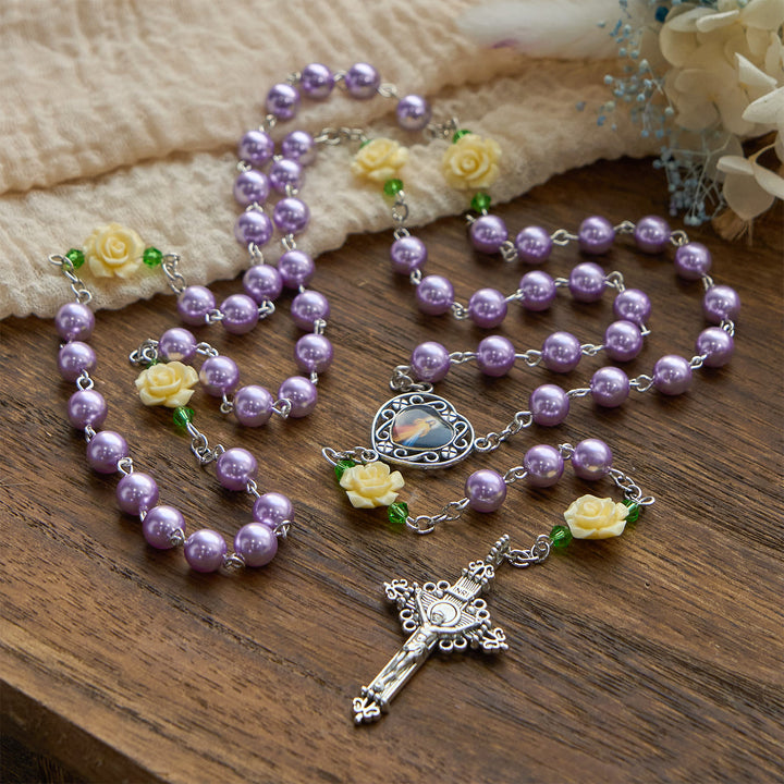 Christianartworkshop Handgefertigter Rosenkranz zur Barmherzigkeit Gottes mit violetten Perlen und Blumen: Ein unverzichtbares Geschenk für Gläubige