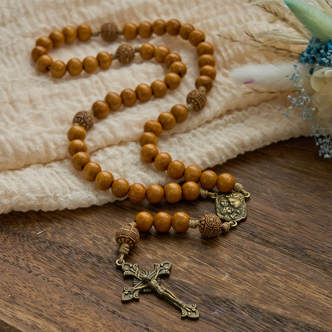Christianartworkshop Rosenkranz mit Heiliger Familie und Kruzifix aus 10 mm Olivenholzperlen, handgefertigt, für heilige Gebete - image 10