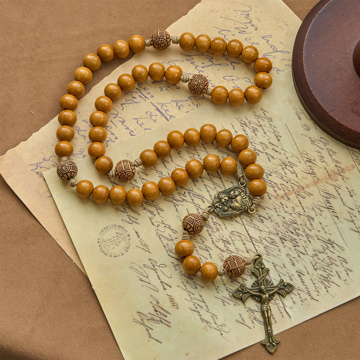 Christianartworkshop Rosenkranz mit Heiliger Familie und Kruzifix aus 10 mm Olivenholzperlen, handgefertigt, für heilige Gebete - image 3