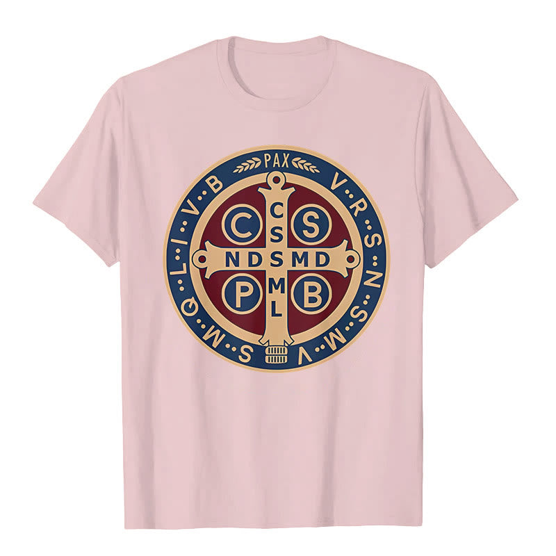 Christianartworkshop Klassisches farbiges Kurzarm-T-Shirt mit St.-Benedikt-Symbol - Rosa - 2XL - image 10