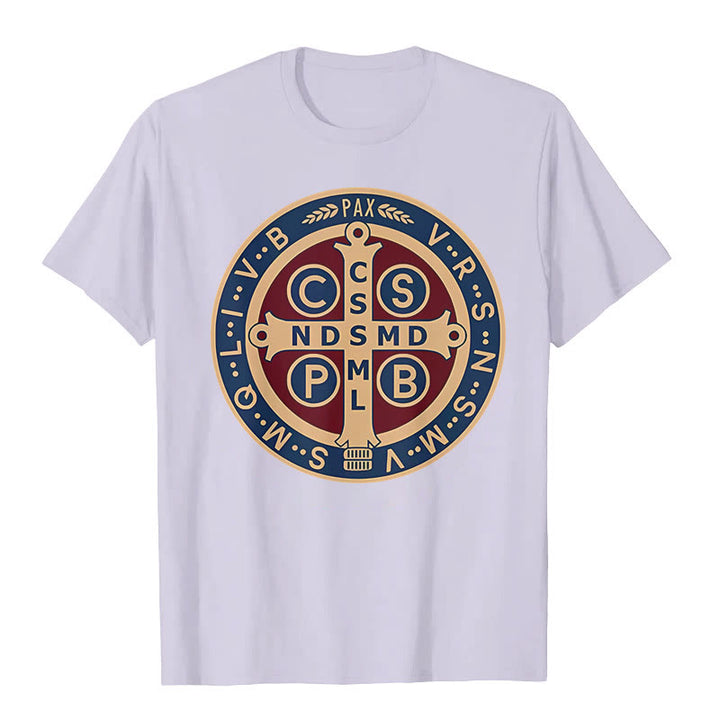 Christianartworkshop Klassisches farbiges T-Shirt mit St. Benedikt-Schutzsymbol, kurzärmelig - Lila - 2XL - image 12