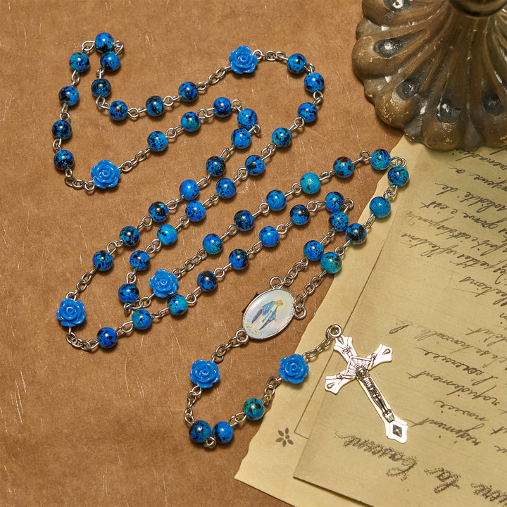 Christianartworkshop Rosenkranz mit königsblauen Steinperlen und der wundertätigen Medaille und Kruzifix