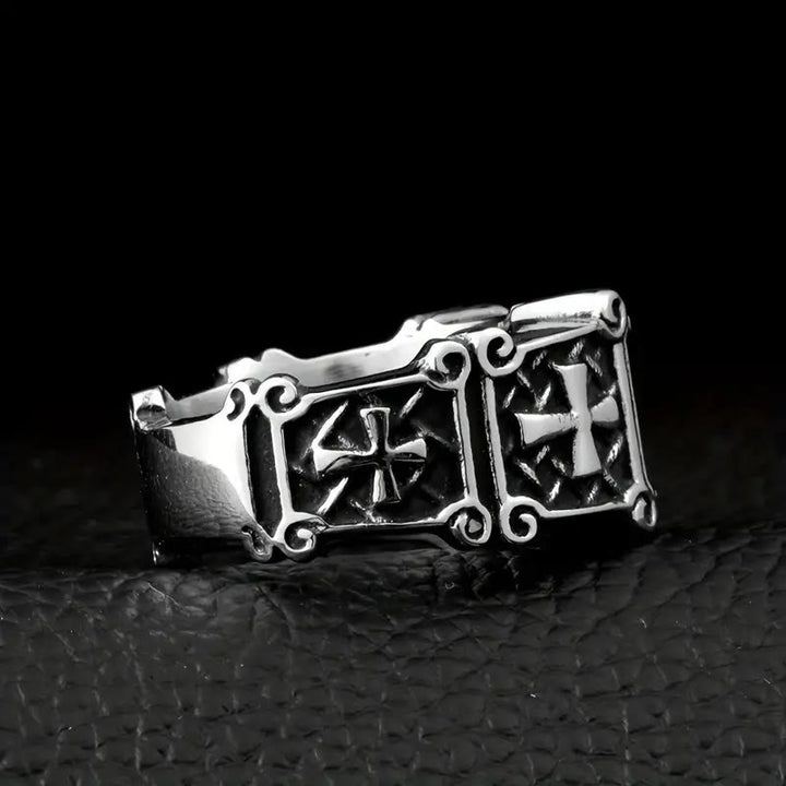 Christianartworkshop Roter und schwarzer Edelsteinkreuz-Partnerring: Ein Symbol für Glauben und Stil - image 8