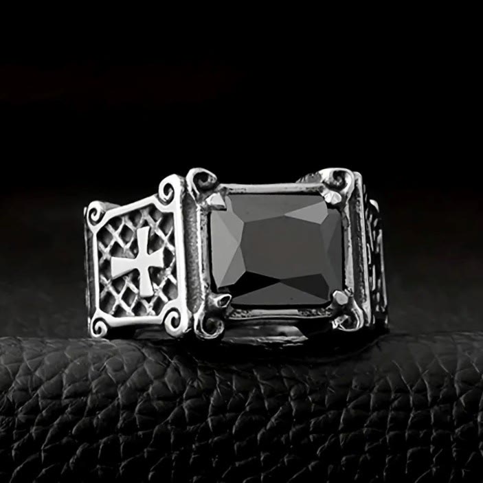 Christianartworkshop Rotes und schwarzes Edelsteinkreuz – Verzierter Paarring: Ein Symbol für Glauben und Stil - image 3