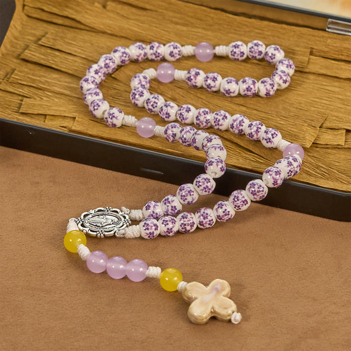 Christianartworkshop Wundertätige Medaille und Kreuz aus 8 mm Blumen-Keramikperlen, handgefertigter Rosenkranz für heilige Gebete - image 3