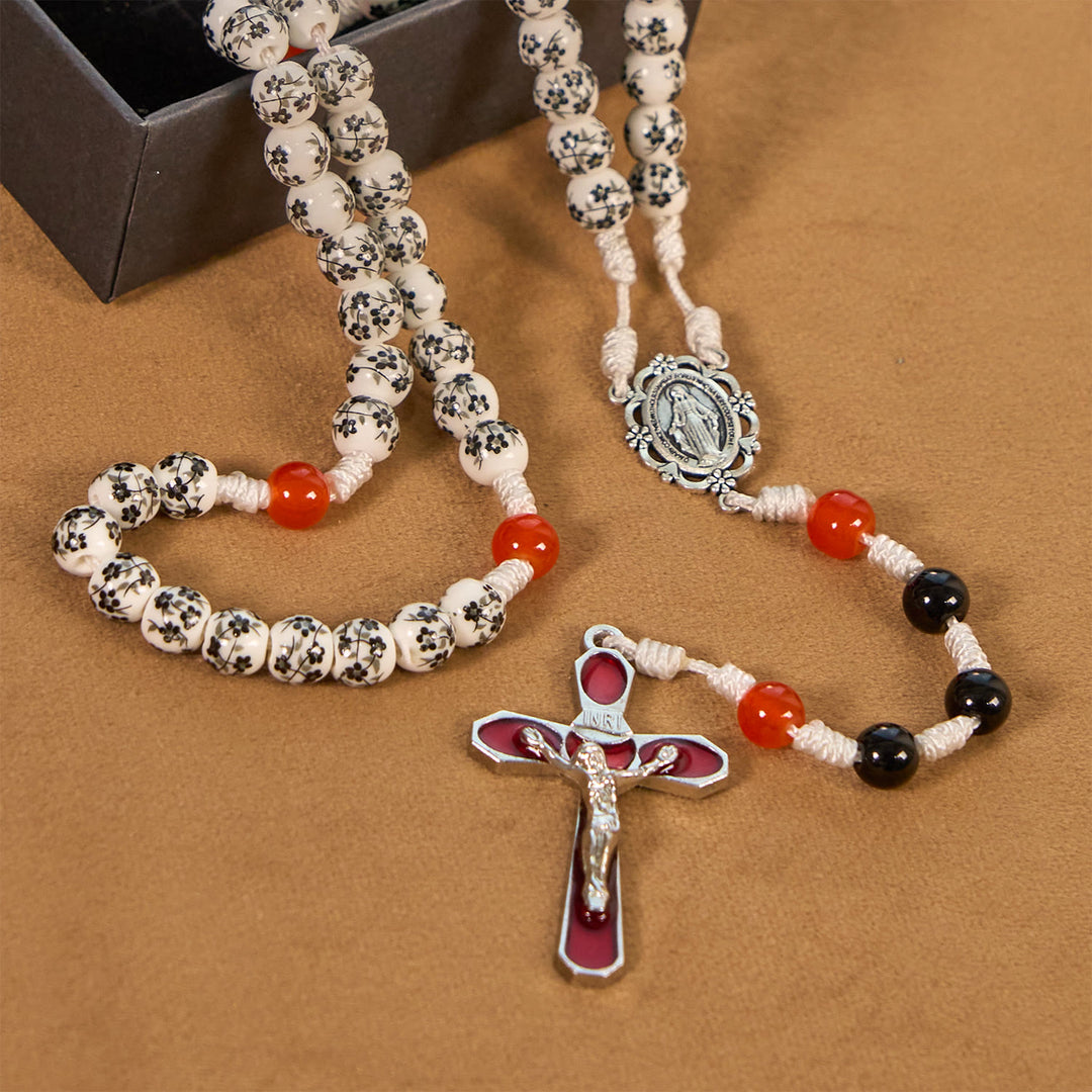 Christianartworkshop Wundertätige Medaille und Kruzifix aus 8 mm Blumen-Keramikperlen, handgefertigter Rosenkranz – Rosenkranz zum göttlichen Schutz