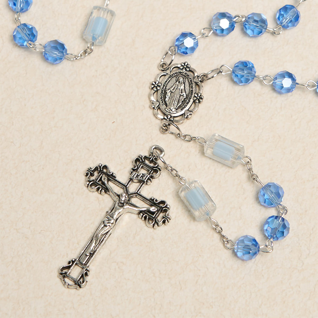 Christianartworkshop Handgefertigtes Kruzifix, blauer Kristall und Glas, Unsere Liebe Frau, Perlen, Göttliche Gnade, Rosenkranz