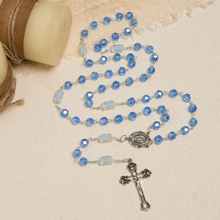 Christianartworkshop Handgefertigtes Kruzifix, blauer Kristall und Glas, Unsere Liebe Frau, Perlen, Göttliche Gnade, Rosenkranz