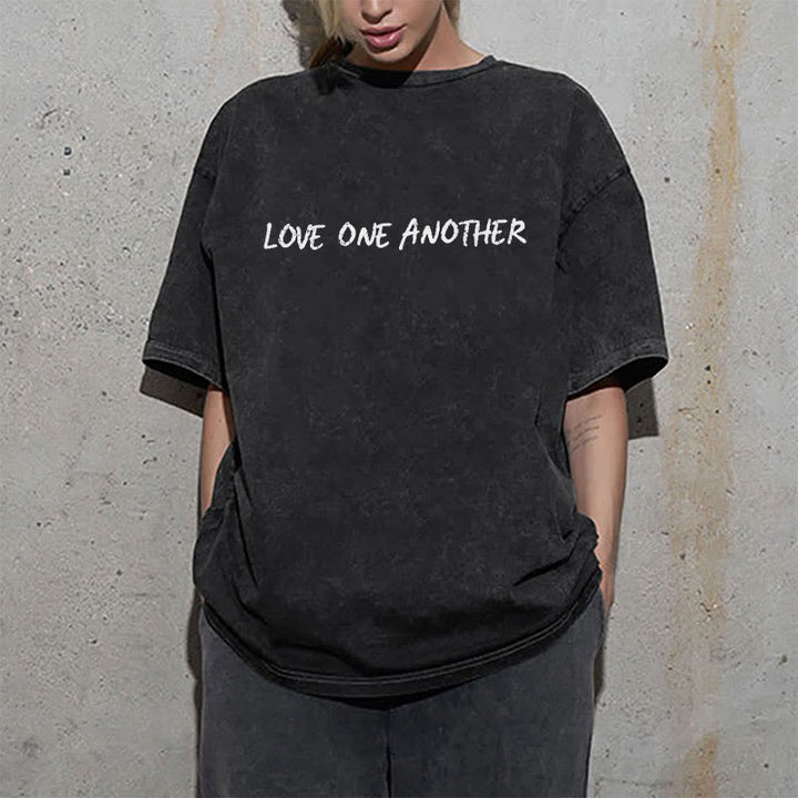 Christianartworkshop Unisex-T-Shirt mit Aufschrift „Love One Another“, gewaschen - image 19