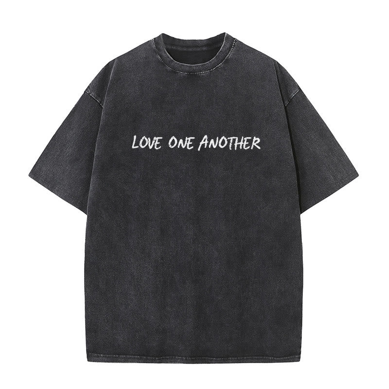 Christianartworkshop Unisex-T-Shirt mit Aufschrift „Love One Another“, gewaschen - image 2