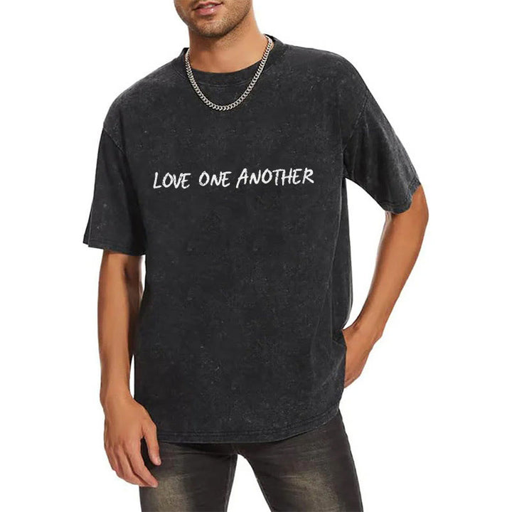 Christianartworkshop Unisex-T-Shirt mit Aufschrift „Love One Another“, gewaschen - image 20