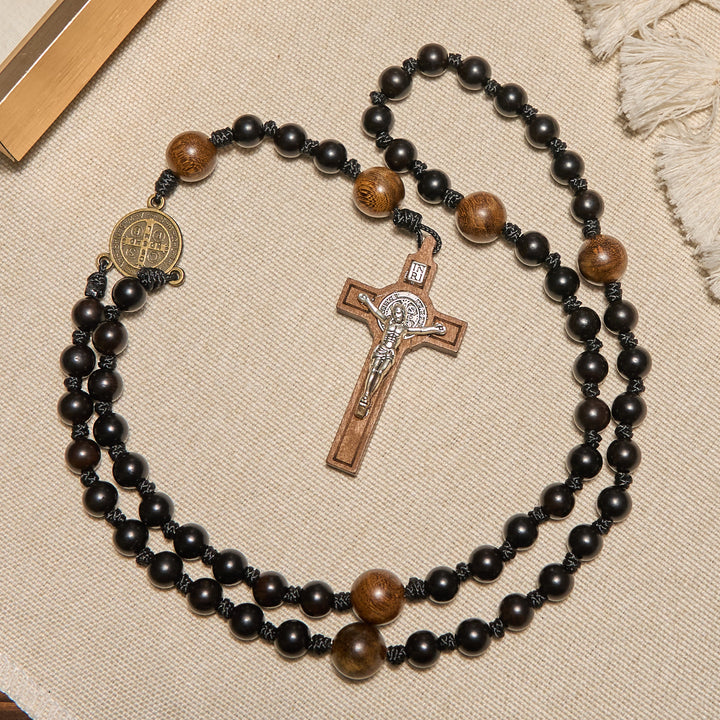 Christianartworkshop St. Benedikt-Medaille und Kruzifix aus schwarzen runden Holzperlen, gesegneter Andachtsrosenkranz