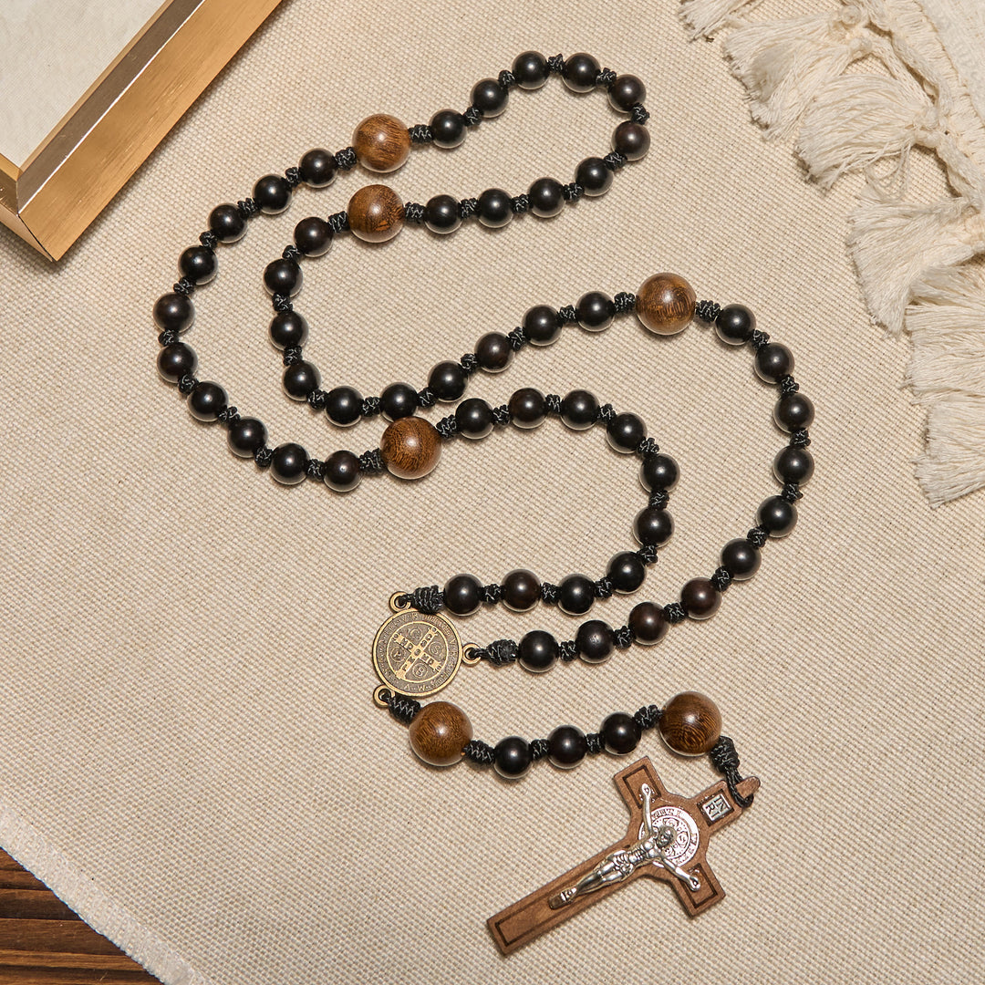 Christianartworkshop St. Benedikt-Medaille und Kruzifix aus schwarzen runden Holzperlen, gesegneter Andachtsrosenkranz