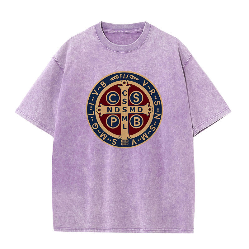 Christianartworkshop St. Benedikt-Medaille Heiliges Kreuz Unisex gewaschenes T-Shirt - Lila - 5XL - image 8