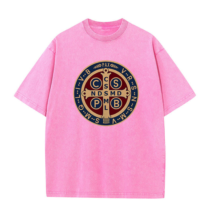 Christianartworkshop St. Benedikt-Medaille Heiliges Kreuz Unisex gewaschenes T-Shirt - Rosa - 5XL - image 6