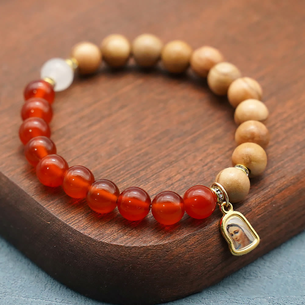 Christianartworkshop Rote Achat- und weiße Chalcedonperlen mit Armbändern mit Anhänger Unserer Lieben Frau: Ein Zeichen der Hingabe - image 2