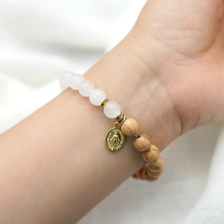 Christianartworkshop Rote Achat- und weiße Chalcedonperlen mit Armbändern mit Anhänger Unserer Lieben Frau: Ein Zeichen der Hingabe - image 8