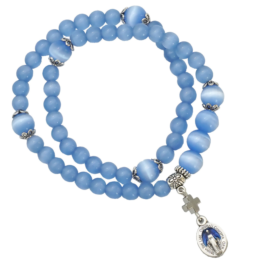 Minimalistisches, verstellbares Armband von Christianartworkshop mit mehrfarbigen Katzenaugensteinen und Wundermedaille - Himmelblau - image 6