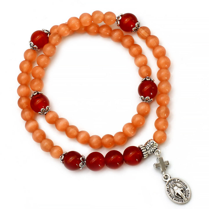 Christianartworkshop Minimalistisches verstellbares Armband mit bunten Katzenaugensteinen und Wundertätiger Medaille - Orange - image 7